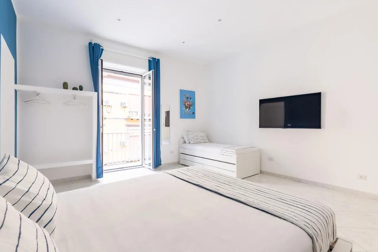 White&Blue Apartment At Sanita By Wonderful Italy Naples