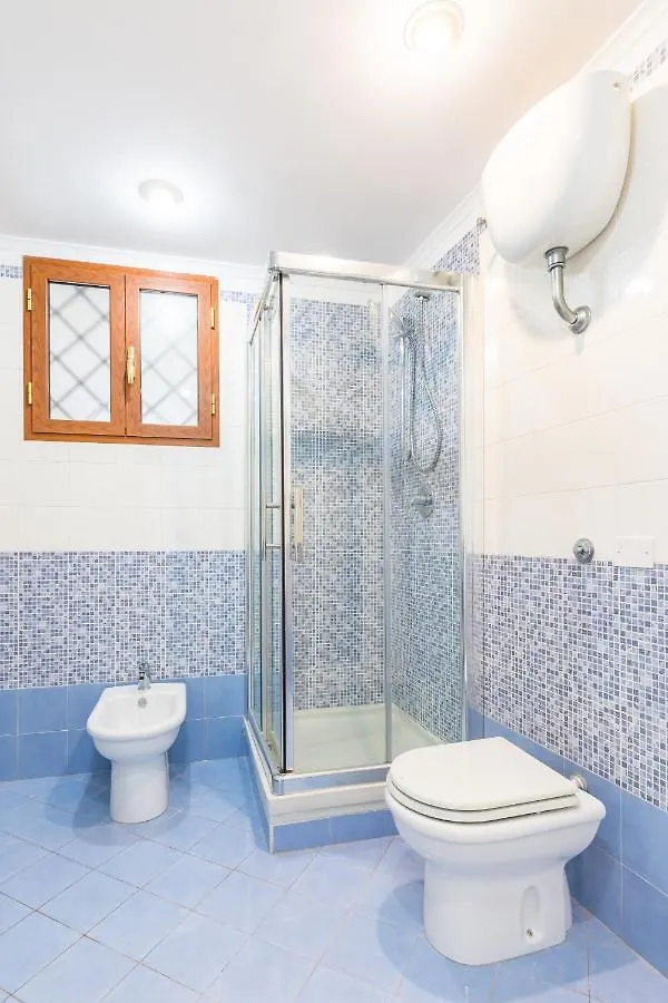 White&Blue Apartment At Sanita By Wonderful Italy Naples