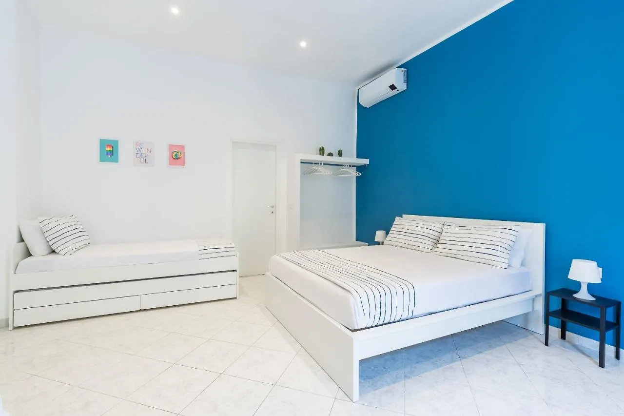 White&Blue Apartment At Sanita By Wonderful Italy Neapol