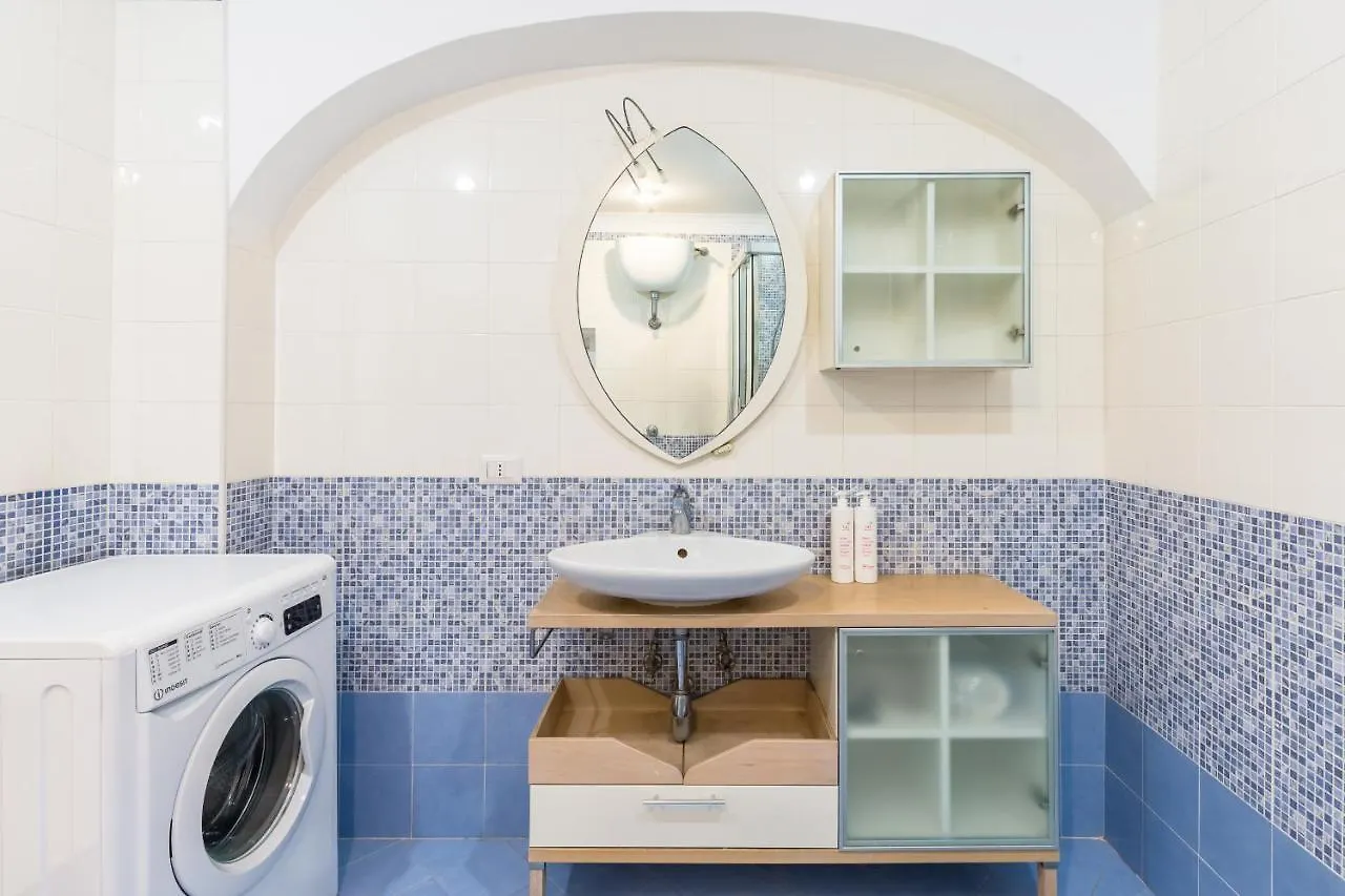 White&Blue Apartment At Sanita By Wonderful Italy Naples