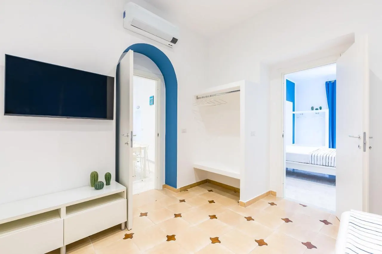 White&Blue Apartment At Sanita By Wonderful Italy Naples Italy