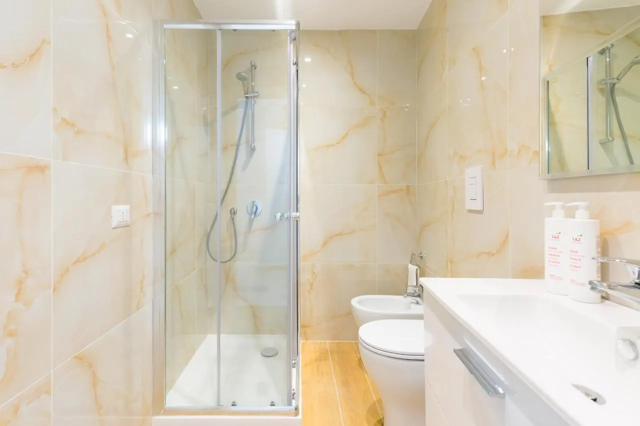 White&Blue Apartment At Sanita By Wonderful Italy Naples