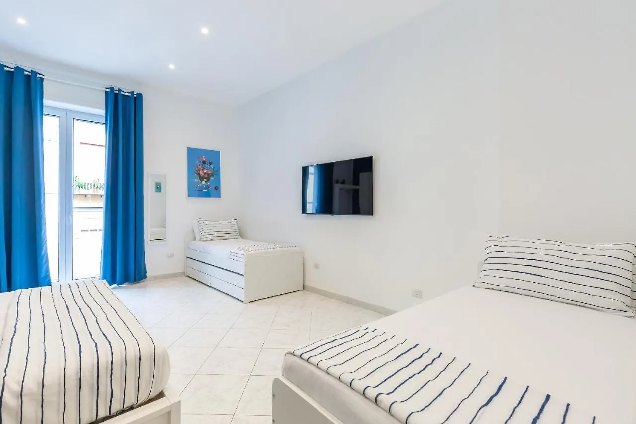 White&Blue Apartment At Sanita By Wonderful Italy Naples